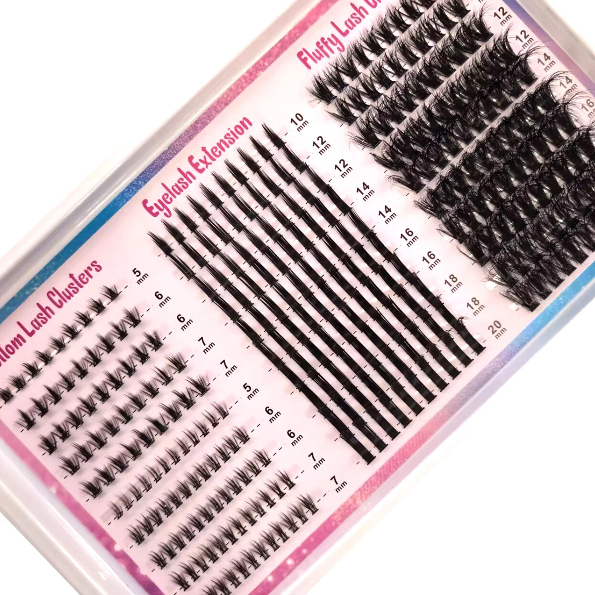 Plateau en plastique de clusters de cils pointus DIY pour extensions de cils de salon, montrant différentes longueurs.