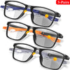 Tres pares de gafas de lectura foto-cromáticas con monturas azules y naranjas mostradas en varios ángulos