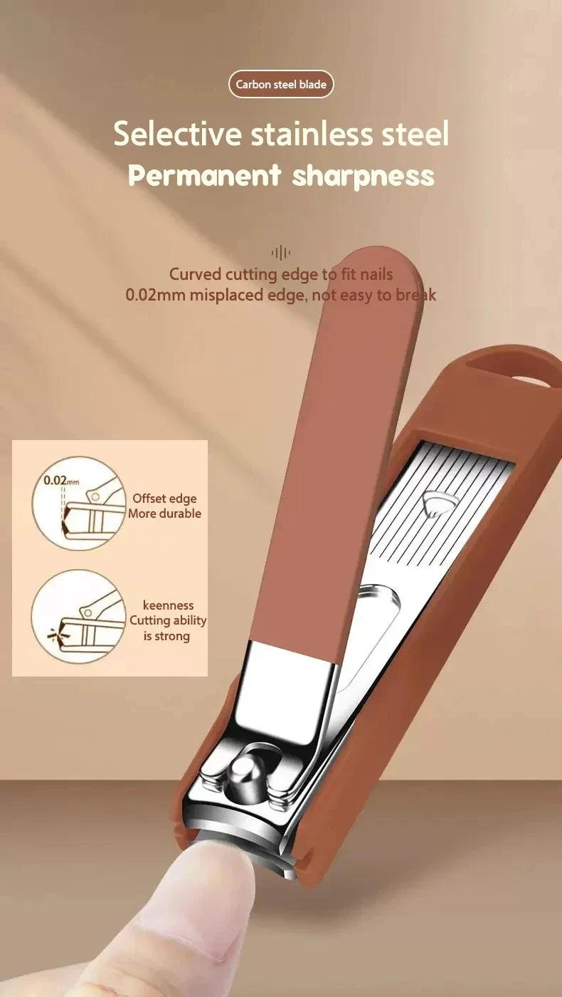 Gros plan d'une pince à ongles marron avec une lame incurvée, montrant sa dureté et sa durabilité.