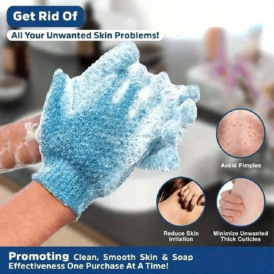 Une main portant un gant exfoliant bleu à côté d'un gros plan de la texture de la peau et d'une représentation de réduction d