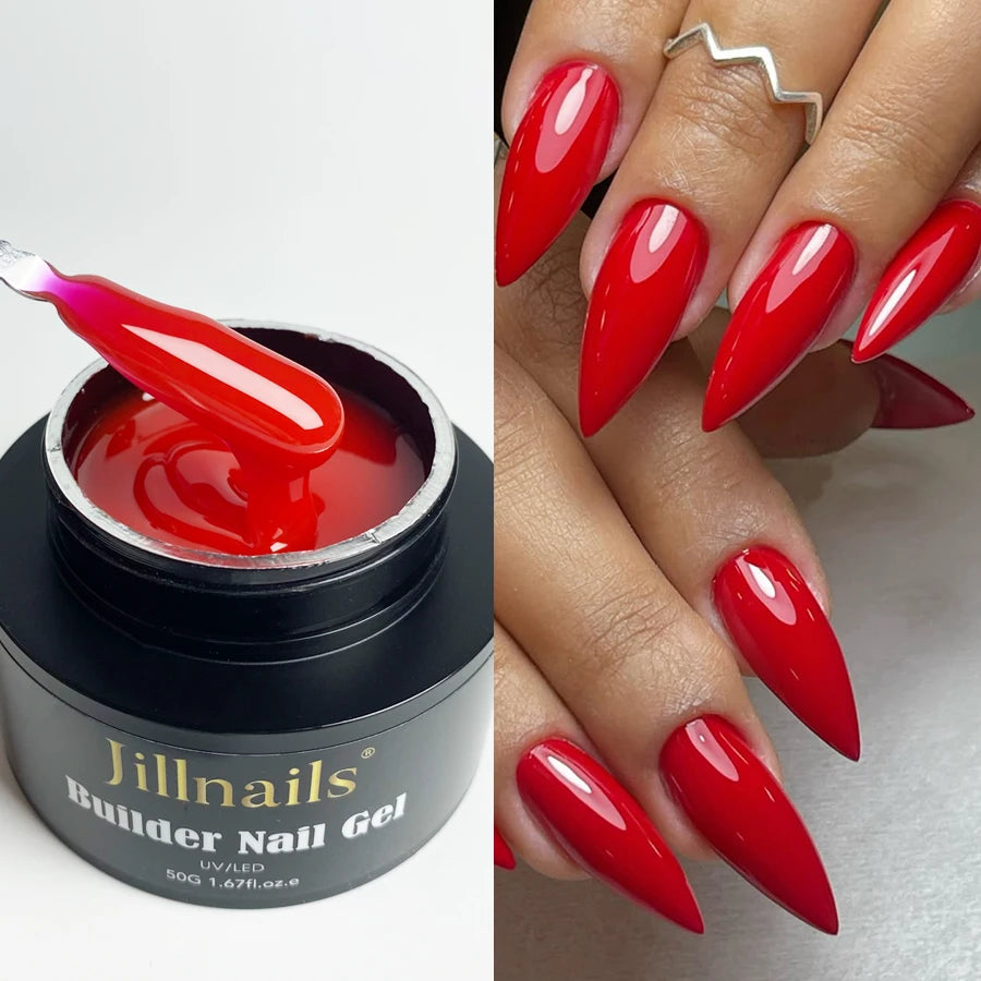 Gros plan sur le produit Jillnails Builder Nail Gel et une main montrant les extensions de ongles finies.