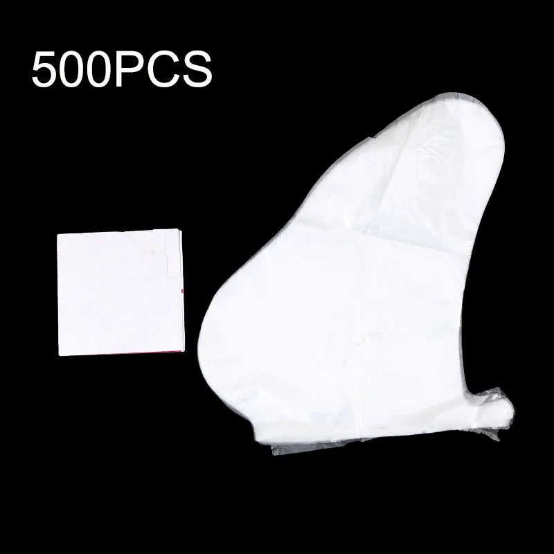 Chaussette hydratante jetable blanche pour les pieds sur fond noir