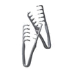 Peine para dar volumen con dientes anchos y acabado en plata, mostrado contra un fondo blanco.