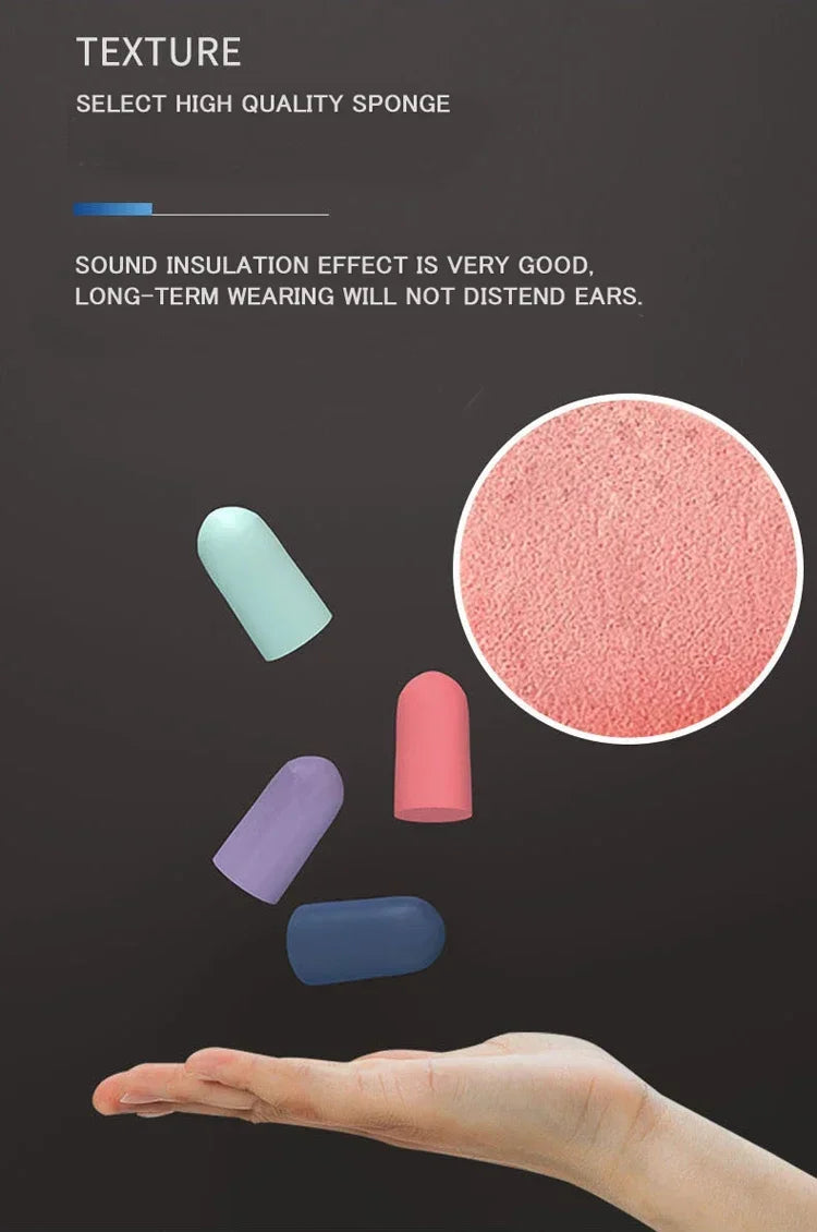 Une main tient plusieurs bouchons d'oreille en silicone colorés, montrant la texture et l'isolation sonore.