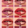 Doce tonos de lápices de delineador labial mate y waterproof mostrados en formato de cuadrícula.