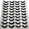 Un plateau de faux cils de renard 3D dans divers styles et longueurs.