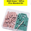 Un récipient en plastique transparent contenant 30 embouts roses et 30 verts pour limes à ongles.