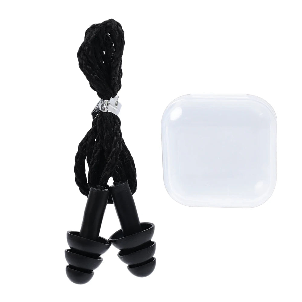 Bou퀴re en silicone noir réutilisable avec cordon tressé et étui de rangement transparent.