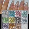 Un ensemble de perles et outils pour l'art des ongles en résine, présentés dans un plateau en plastique transparent.
