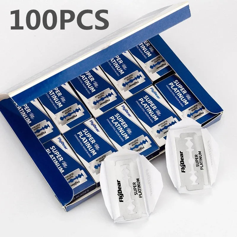 Eine Box mit 100 Super Platinum Doppelklingenrasierklingen.
