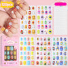 Una mano muestra una caja de 120 uñas postizas de presión y coloridas para niños.