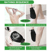 Secuencia de cómo usar un guante corporal y cepillo seco para bañar y exfoliar el cuerpo.