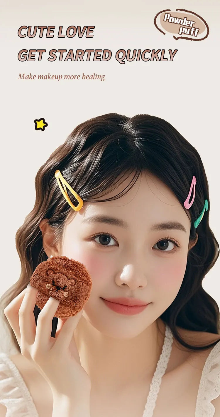 Une femme applique une poudre douce marron sur son visage pour la réparation du maquillage.