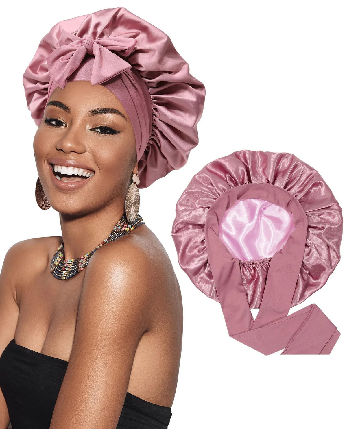 Una mujer modela un gorro de cabello de satén rosa de doble capa y tela a juego.