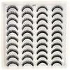 Un plateau de faux cils de renard naturels pour maquillage des yeux.