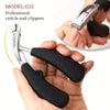 Ein Paar professioneller Edelstahl-Nagelschere und -Trimmer mit schwarzen Griffen, in einer Hand gehalten.