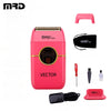 Máquina de cortar pelo eléctrica rosa Vector con varios accesorios sobre fondo blanco.