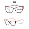 Une paire de lunettes de lecture élégantes à monture léopard rose et marron.