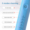 Primer plano de un cepillo eléctrico ultrasónico azul claro mostrando cinco modos de limpieza diarios, eliminación de manchas