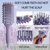 Cepillo de peine suave morado con diseño de muesca y flexión, junto a primeros planos de sus dientes y cabeza.