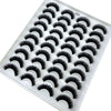 Plateau en plastique contenant un ensemble de faux cils de renard naturels pour usage cosmétique.