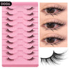 Plateau à faux cils rose avec des extensions naturelles et effilées.