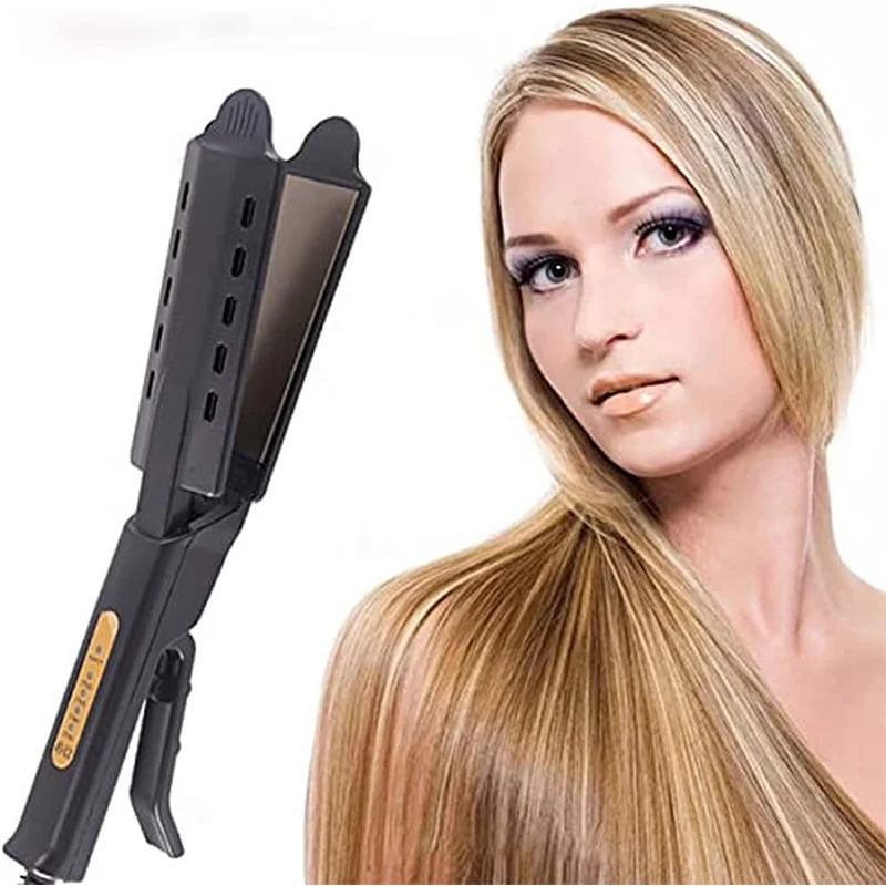 Herramienta de plancha de cerámica negra profesional junto al cabello de una mujer rubia.