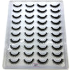 Plateau en plastique contenant un kit de faux cils de renard naturels pour maquillage.