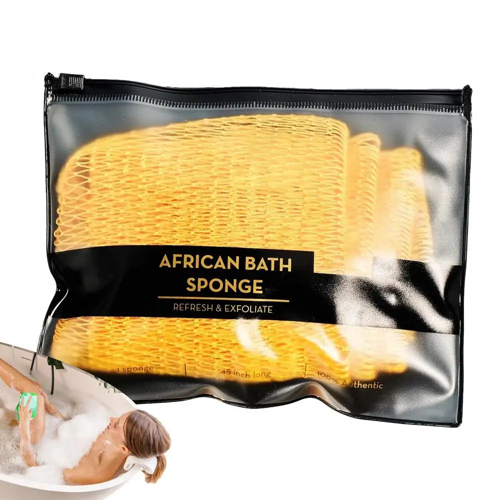 Un sachet noir de pain de bain africain montrant une éponge exfoliante jaune en forme de filet et une personne qui l'utilise 