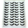 Plateau en plastique transparent contenant un kit de faux cils à mink naturels.