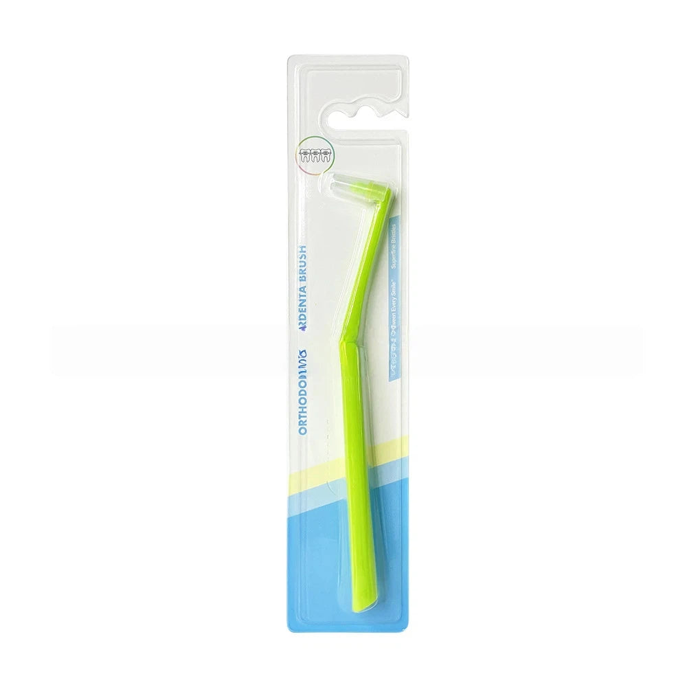 Une brosse interdentaire orthodontique à une seule tuft en vert lime, emballée dans du plastique transparent.