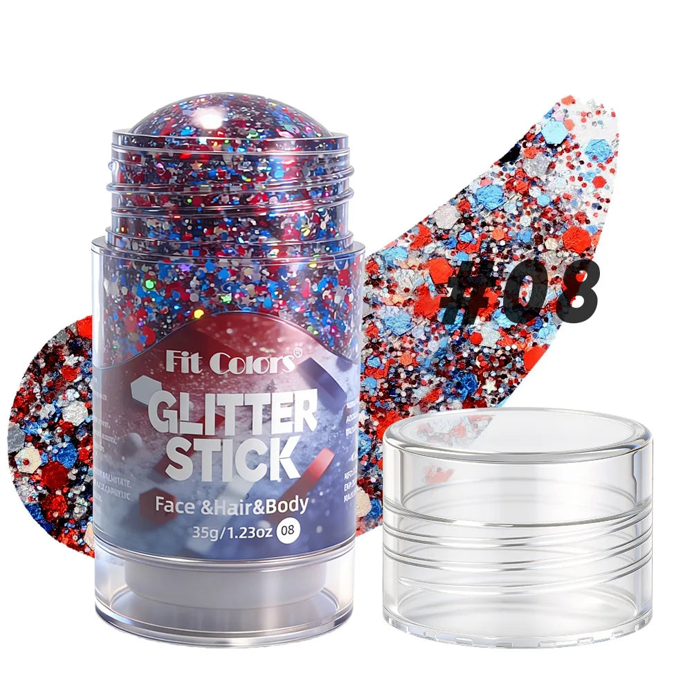 Un pot en verre de produit en bâtonnet de paillettes avec un couvercle lâche et un pot ouvert, à côté d'un contenant transpar