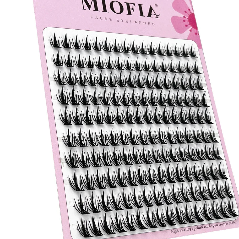 A package of MIOFIA false eyelashes featuring 160 clusters for a natural look.