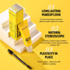 Un kit de produits de colle pour sourcils, comprenant une boîte et un tube, montrés avec un pinceau à sourcils.