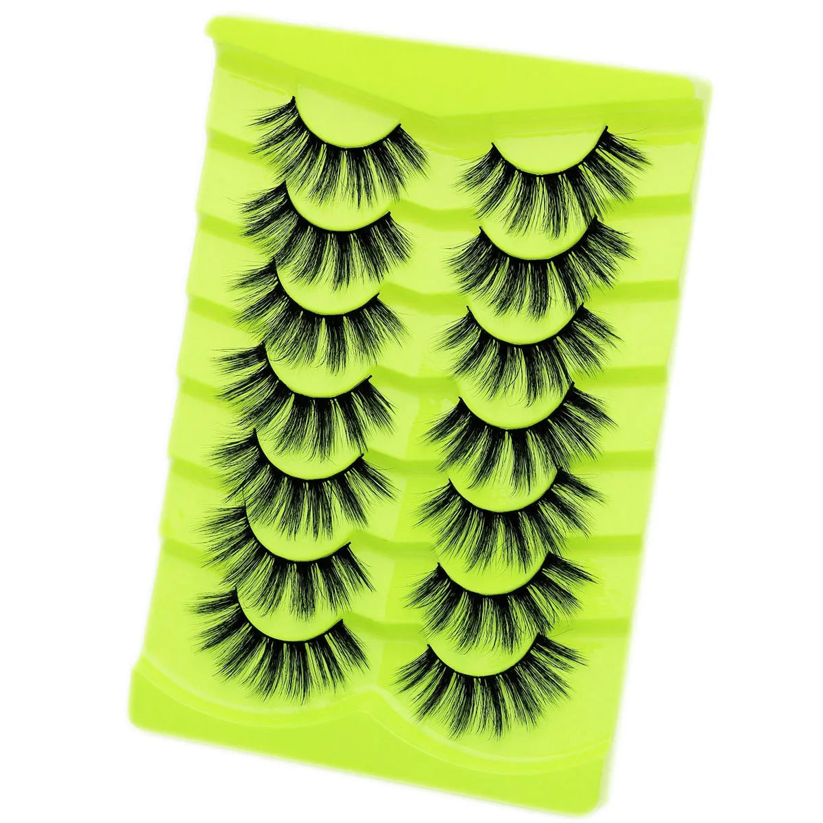 Ein Paar dramatische 3D-Mink-Falschewimpern in einem limettengrünen Plastikbehälter.
