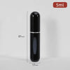 Flacon de parfum cylindrique noir avec bouchon argenté et pompe, étiqueté 5ml.
