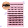 Una bandeja rosa de extensiones de pestañas naturales y finas junto a un primer plano de un ojo.
