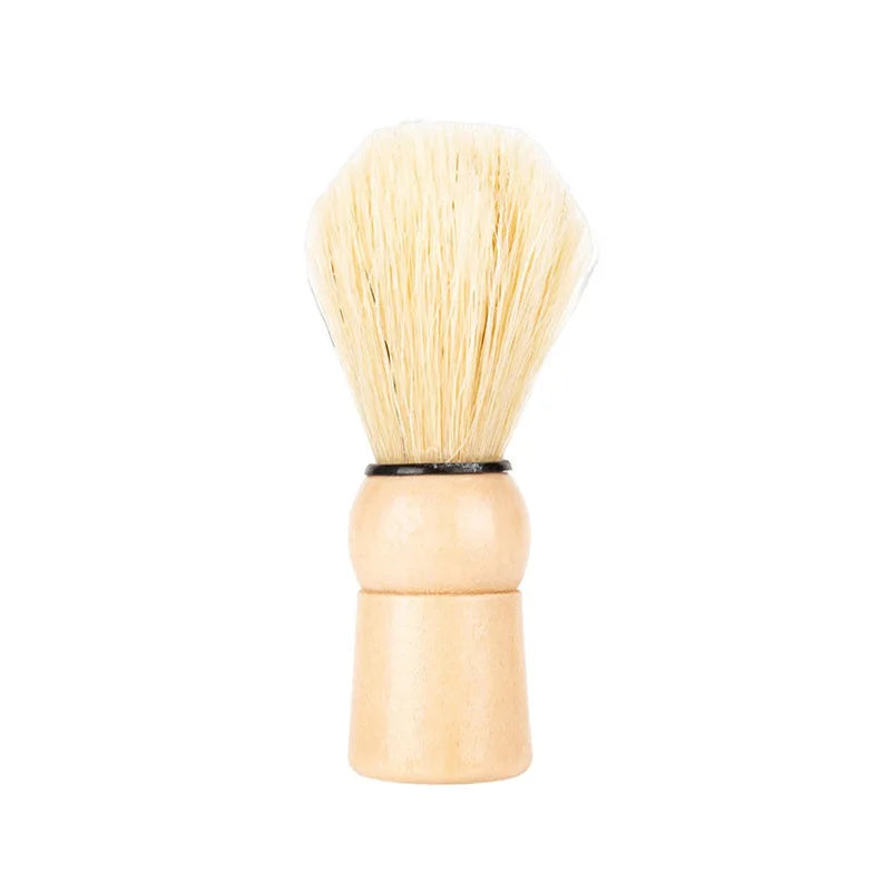 Set de afeitar y cepillo facial de barba de madera con cerdas rubias claras.