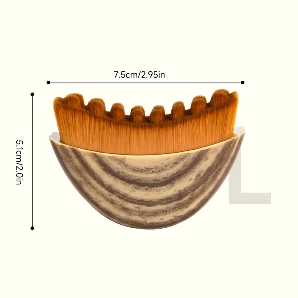Brosse faciale en bois pour le drainage lymphatique avec tête texturée et bol en bois naturel pour massage du visage.
