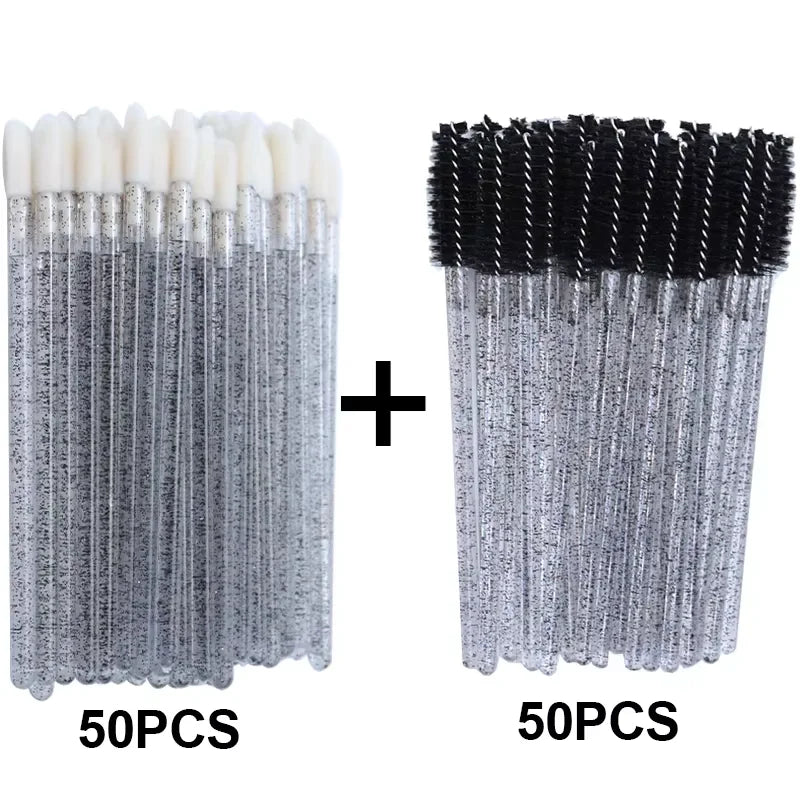 A set of 100 disposable eyelash and eyebrow brushes, divided into two groups of 50 pieces each.