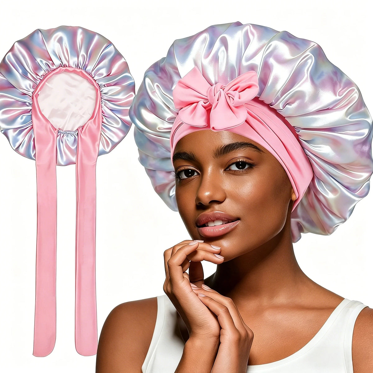 Une femme modélise un bonnet de nuit en satin et dentelle à lacets rose avec un turban assorti et de longues cordes.