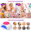 Lampe LED UV professionnelle pour ongles avec diverses couleurs de gels et manucures.