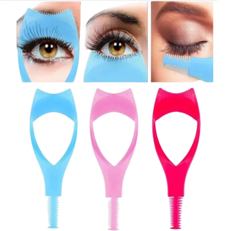 Un jeu de trois applicateurs de protection pour mascara de couleur bleue, rose et rouge.
