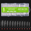 Boîte en plastique transparent contenant 240 tips de gel souple allongés pour manucures DIY avec des emplacements numérotés.