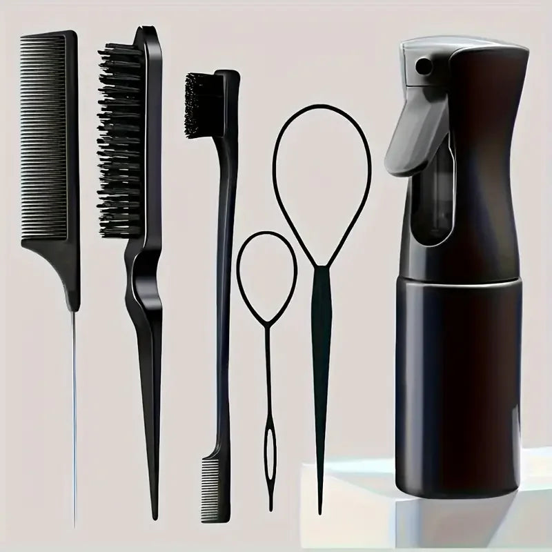 Un set de quatre peignes pour cheveux professionnels noirs et un sèche-cheveux noir sont présentés sur une surface claire.