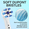 Primer plano de cerdas suaves de Dupont en una cabeza de cepillo de reemplazo para un cepillo de dientes Oral-B iO.