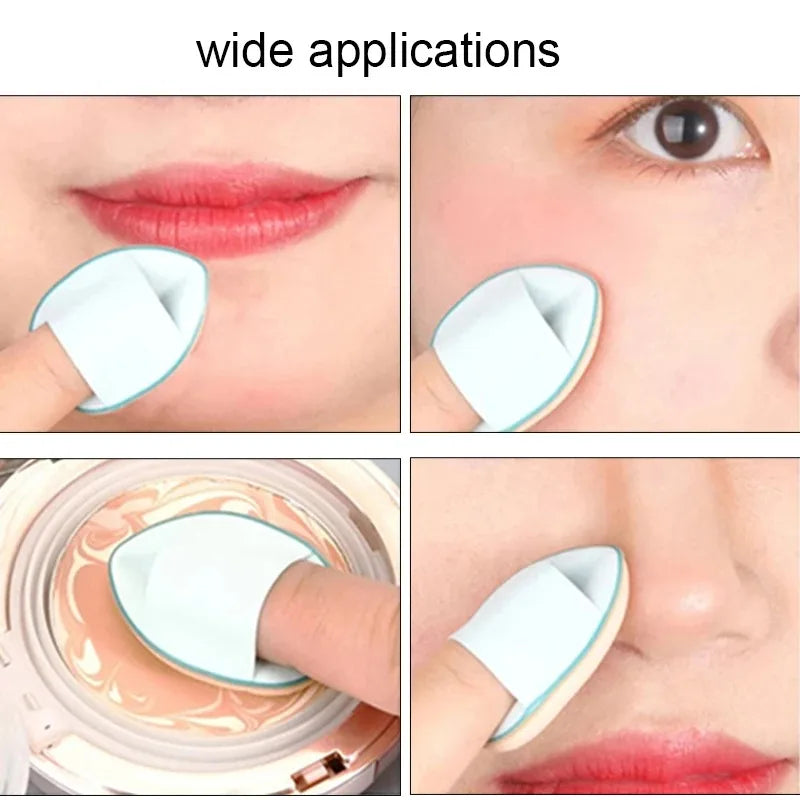 Une main applique une petite éponge de fond de teint blanc sur la peau pour le maquillage.