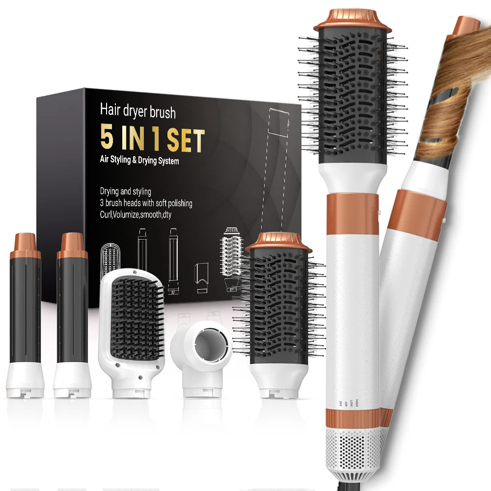 Ein Set aus fünf abnehmbaren Haarbürsten zum Styling und Trocknen in Schwarz und Kupfer, neben der Verpackung.