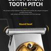 Nahaufnahme eines gold-silbernen elektrischen Haartrimmers mit ultrakurzem Zahnspaltdesign.