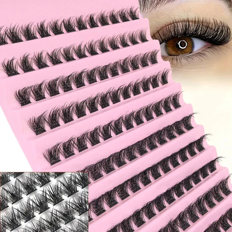 Un plateau en plastique rose rempli d'extensions de cils noirs naturels et d'un gros plan sur un œil.